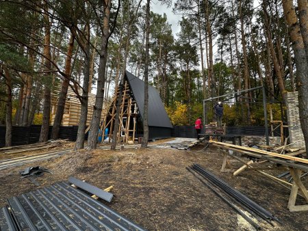 будівництво A-frame будиночка